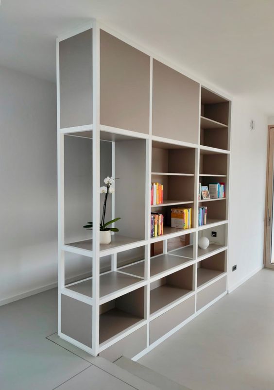 Bücherregal